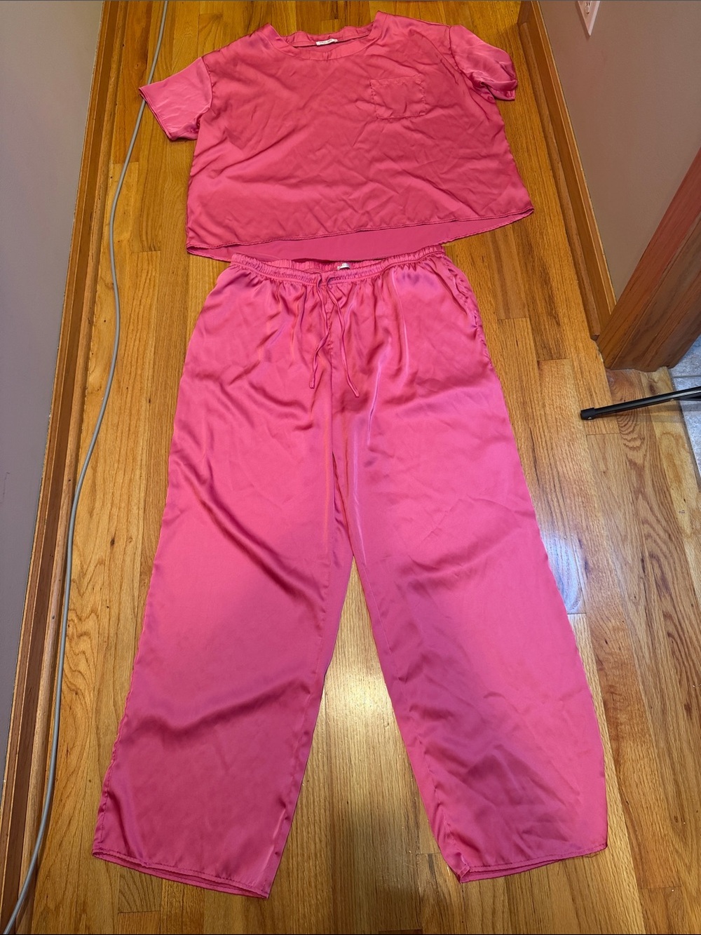 Ekouaer Women’s XL Pink Satin Pajama Set